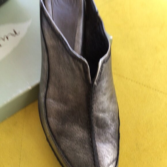 Nurture Mules Slip-On Leather Clogs Silver Pewter  Comfort Shoes Women’s Size 8M - Picture 1 of 7
